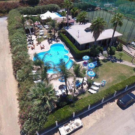 Il Geranio - Resort & Suites Acquedolci Exteriör bild