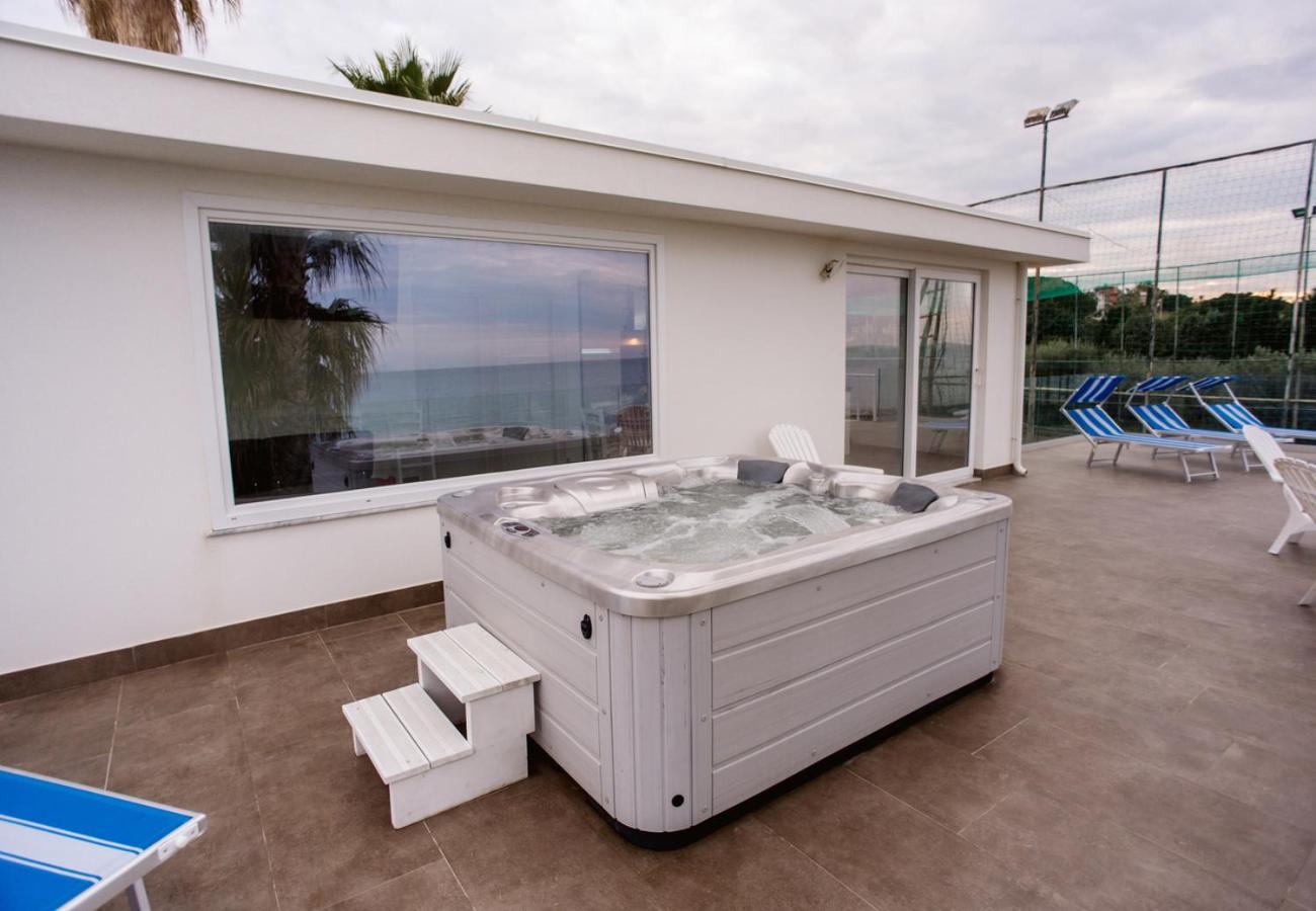 Il Geranio - Resort & Suites Acquedolci Exteriör bild