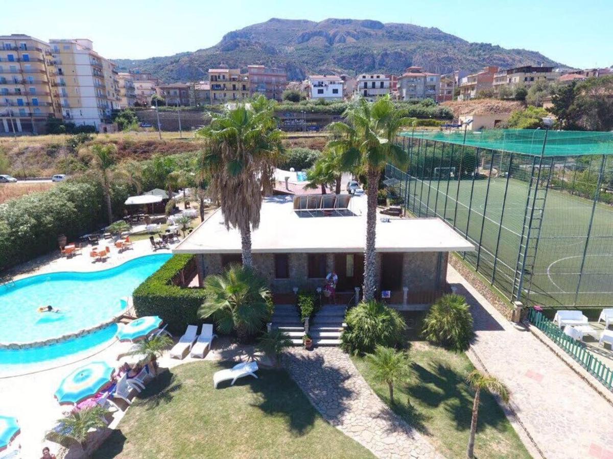 Il Geranio - Resort & Suites Acquedolci Exteriör bild