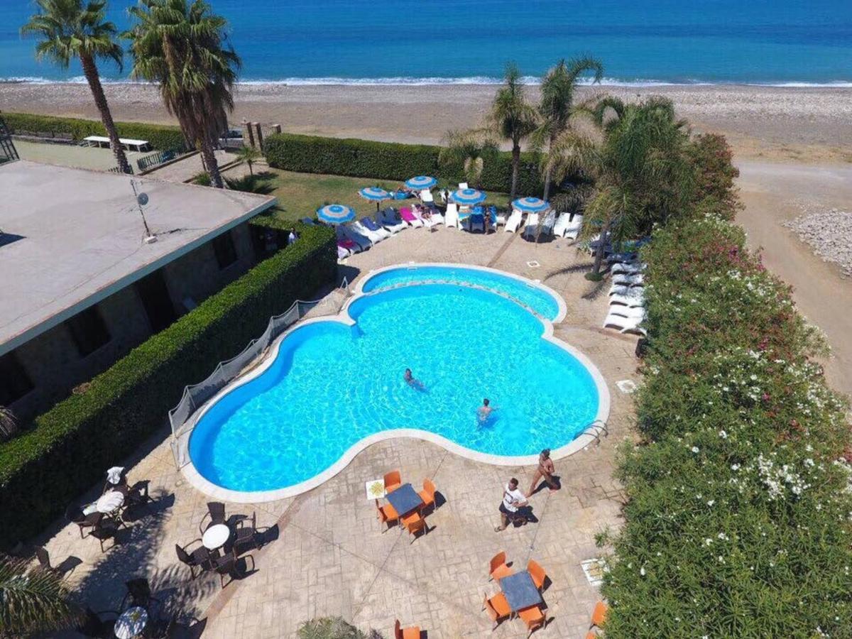 Il Geranio - Resort & Suites Acquedolci Exteriör bild