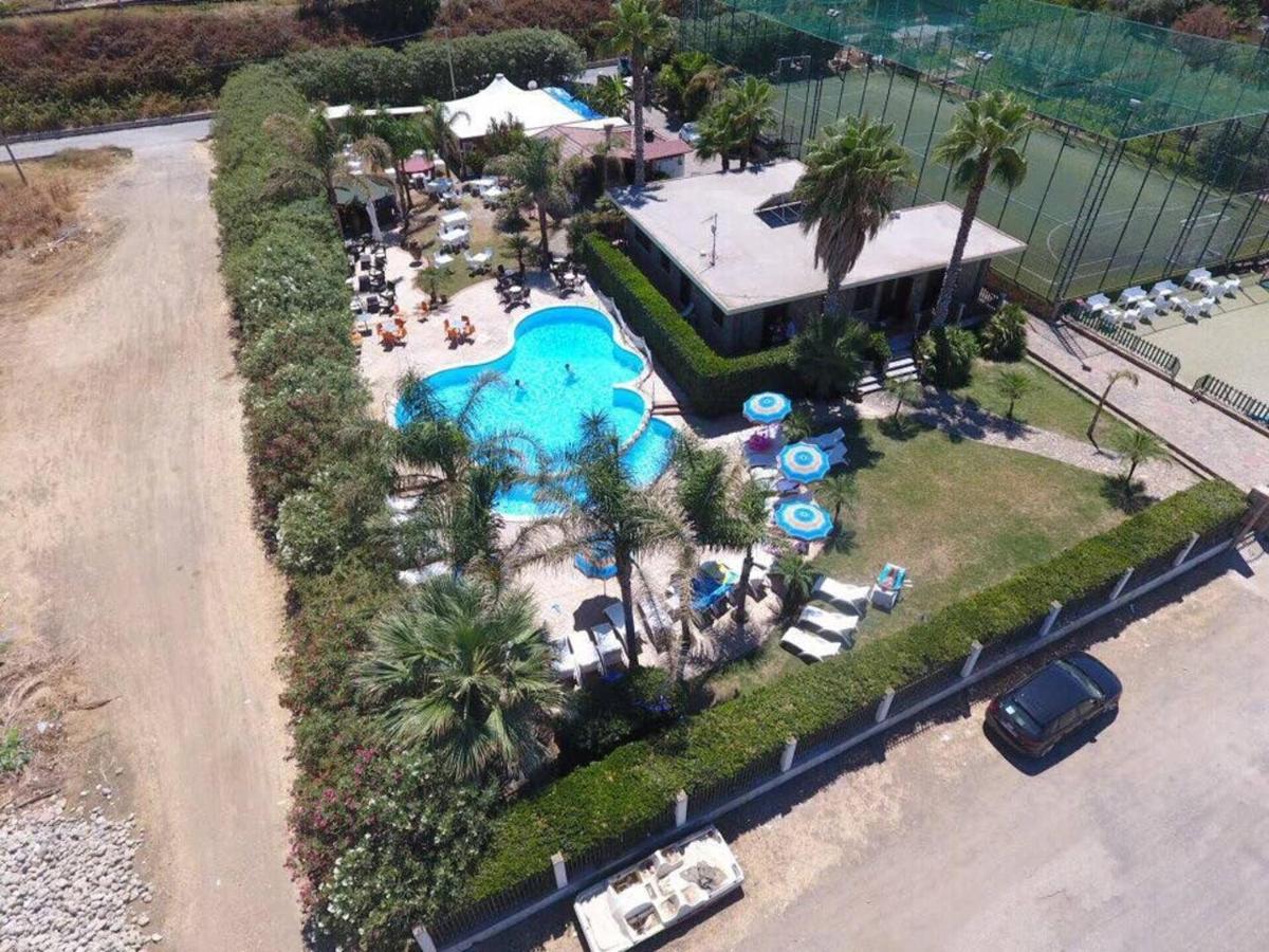 Il Geranio - Resort & Suites Acquedolci Exteriör bild